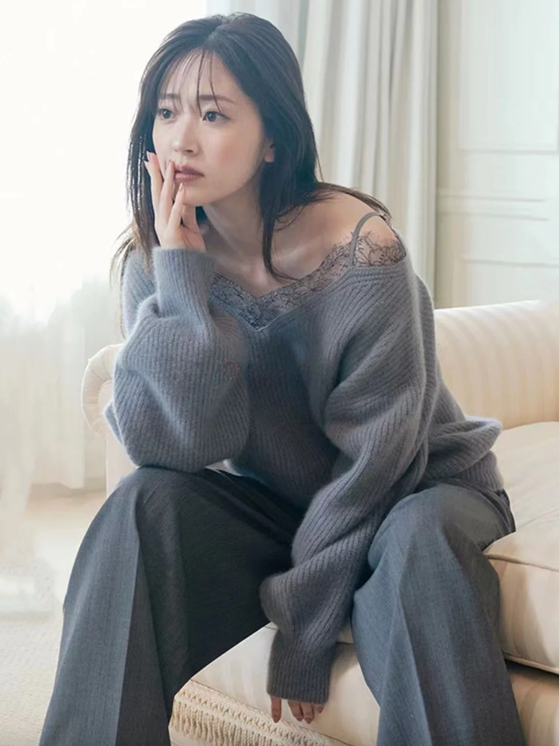 Sweet And Desirable! Fry Home Lace Trim Splicing Wool Knitted Sweater Hollow out Design V-Neck Long Sleeve Loose Fit Knitwear
Sweet And Desirable! Fry Home Lace Trim Splicing Wool Knitted Sweater Hollow out Design V-Neck Long Sleeve Loose Fit Knitwear