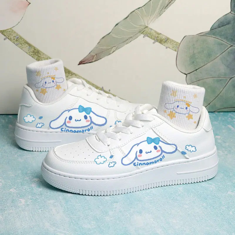 Sanrios мультфильм Cinnamoroll обувь толстая Базовая Нескользящая Аниме Повседневная обувь кавайная маленькая белая обувь весна осень кроссовки для девочек
Sanrios мультфильм Cinnamoroll обувь толстая Базовая Нескользящая Аниме Повседневная обувь кавайная маленькая белая обувь весна осень кроссовки для девочек