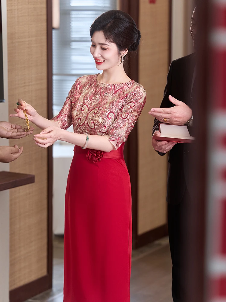 Элегантное вечернее платье для молодой мамы на свадьбу, высококачественное, индивидуального пошива, модное, с вышивкой, со средней талией
Элегантное вечернее платье для молодой мамы на свадьбу, высококачественное, индивидуального пошива, модное, с вышивкой, со средней талией