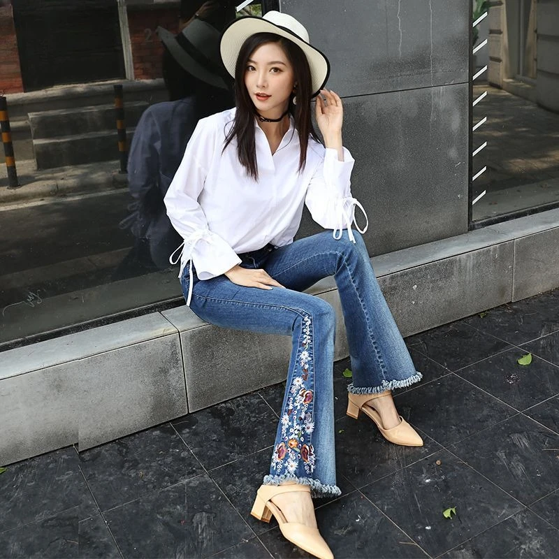 Women's Boho Embroidered Flare Jeans High Waist Slim Fit Denim Pants Vintage Tassel Hem Bell Bottoms Streetwear
Women's Boho Embroidered Flare Jeans High Waist Slim Fit Denim Pants Vintage Tassel Hem Bell Bottoms Streetwear