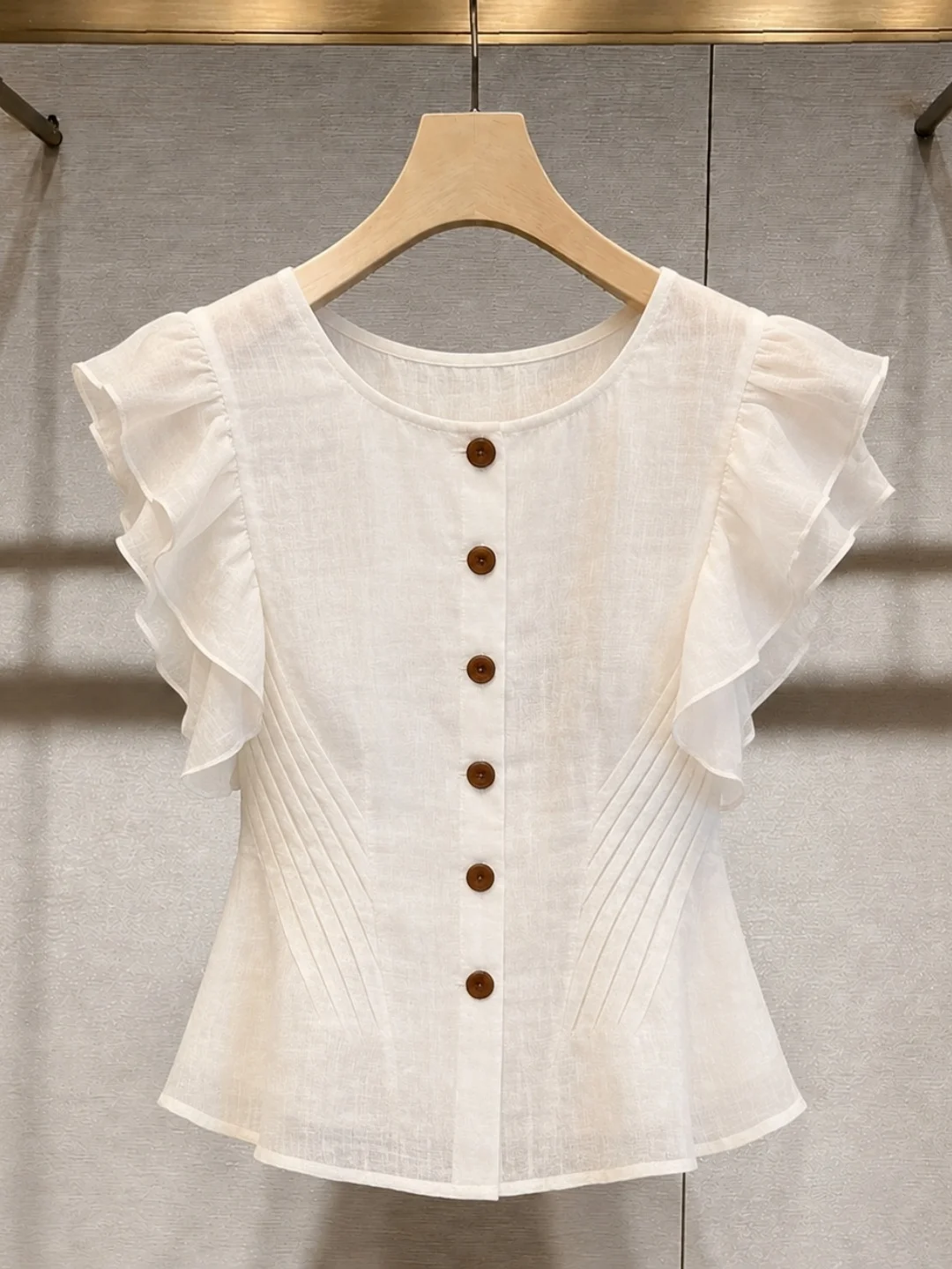 Slim Fit round Neck Short Sleeve Chiffon Shirt Single Button Embellished Hem Commute Friendly Versatile Top for Younger Look
Slim Fit round Neck Short Sleeve Chiffon Shirt Single Button Embellished Hem Commute Friendly Versatile Top for Younger Look