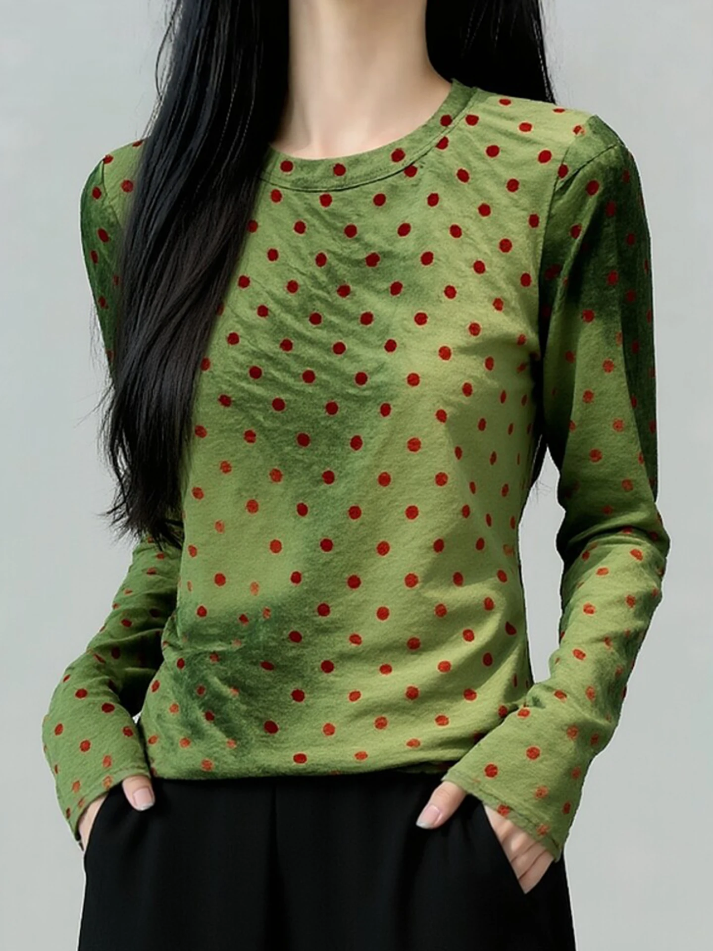 Unique Polka Dot Print round Neck Long Sleeve Comfortable Base Layer Shirt Early Spring Fashionable Versatile Loose Fit Top
Unique Polka Dot Print round Neck Long Sleeve Comfortable Base Layer Shirt Early Spring Fashionable Versatile Loose Fit Top