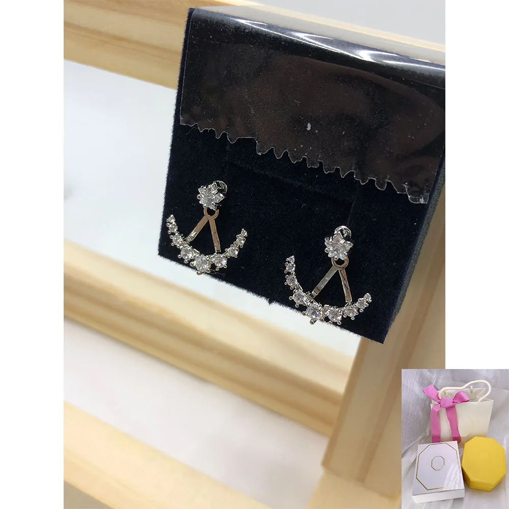 2024 new hot selling niche design star earrings high-end romantic holiday party gifts
2024 new hot selling niche design star earrings high-end romantic holiday party gifts