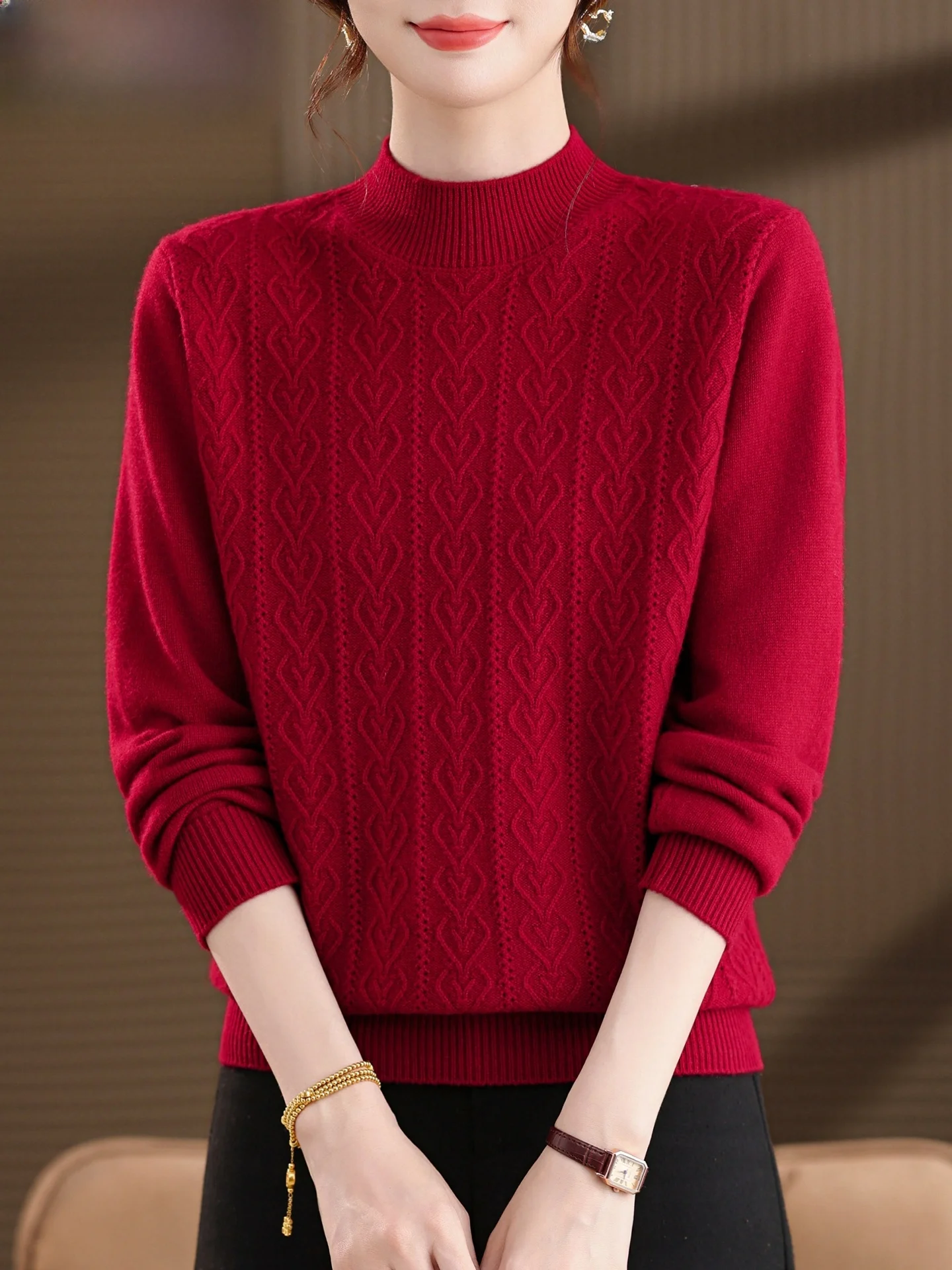 Утепленный шерстяной свитер для женщин среднего возраста, зимний, модный, теплый, красный, для мам, в стиле китайского зодиака, красный цвет
Утепленный шерстяной свитер для женщин среднего возраста, зимний, модный, теплый, красный, для мам, в стиле китайского зодиака, красный цвет