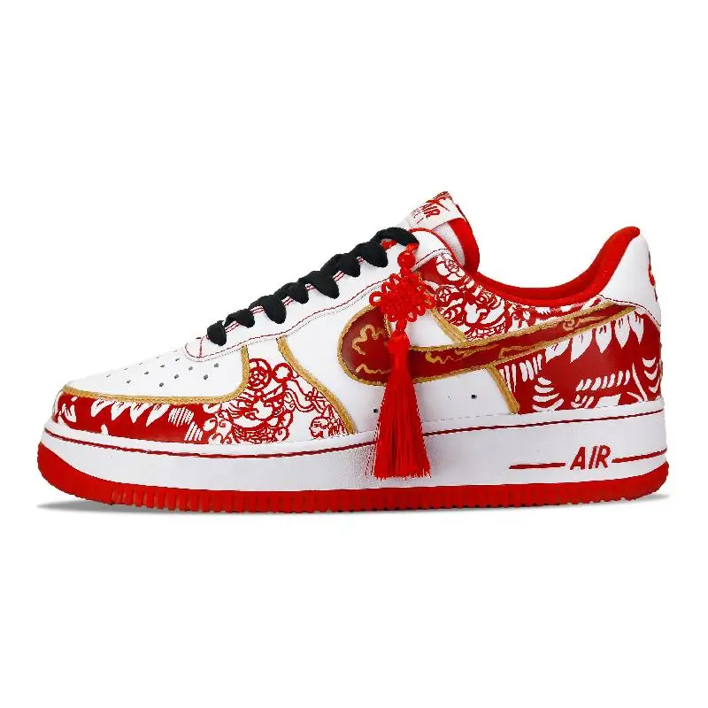[Нестандартная женская обувь для скейтборда Nike Air Force 1, низкие низкие кроссовки GS, белый, красный, золотой
[Нестандартная женская обувь для скейтборда Nike Air Force 1, низкие низкие кроссовки GS, белый, красный, золотой