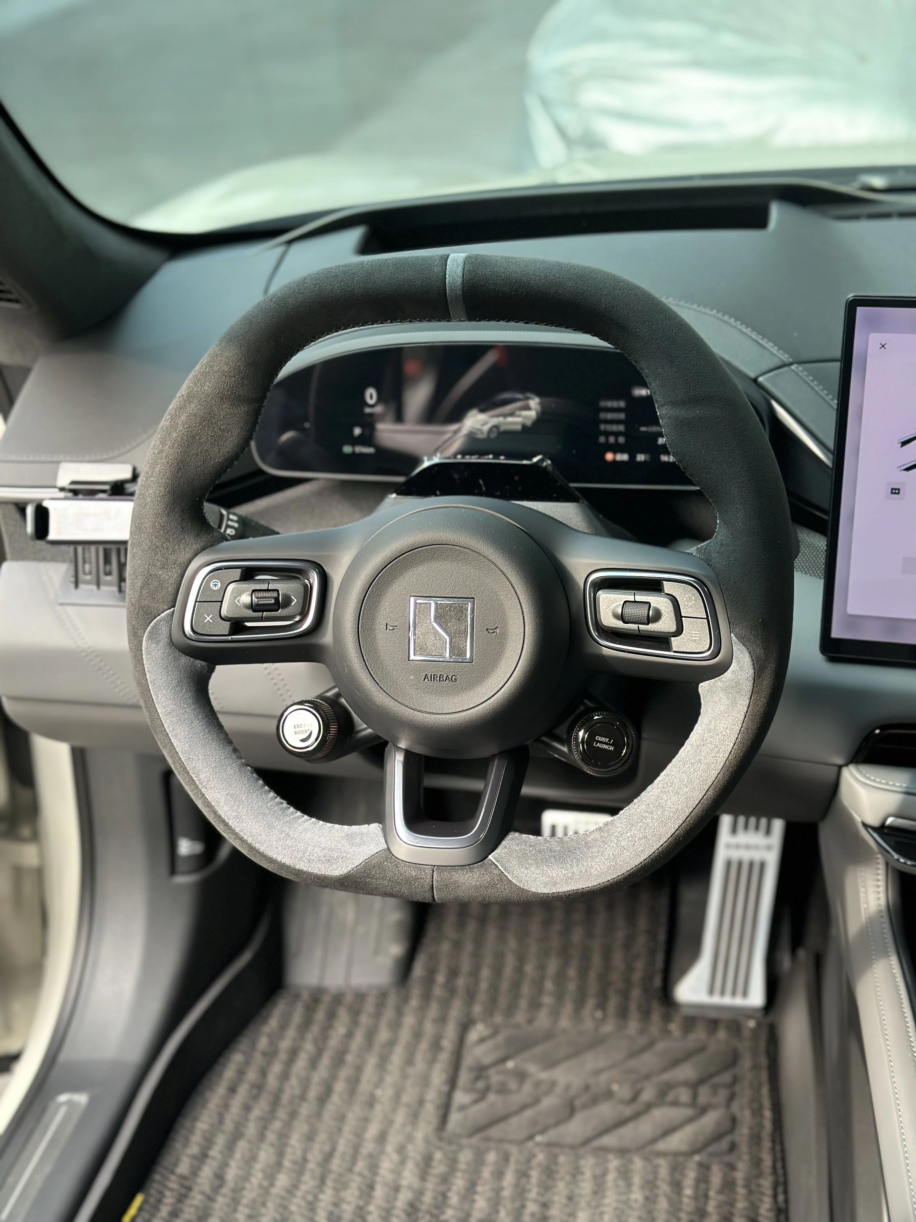 Suitable for ZEEKR001 steering wheel flexible sticker bracket car modification FR with the same quick key
Suitable for ZEEKR001 steering wheel flexible sticker bracket car modification FR with the same quick key