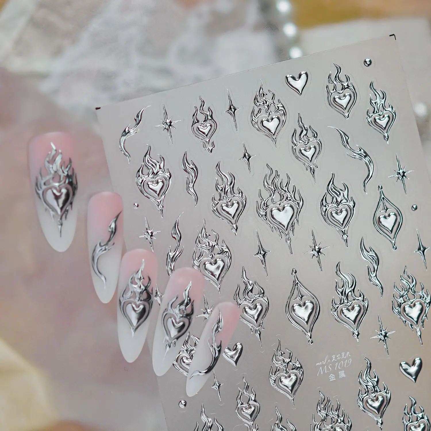 Minimal Rivet Line 5D Nail Decals Bright Silver Flame Heart Streamer Spark Four Point Star Metal Dot Stickers Cool INS Decor
Minimal Rivet Line 5D Nail Decals Bright Silver Flame Heart Streamer Spark Four Point Star Metal Dot Stickers Cool INS Decor