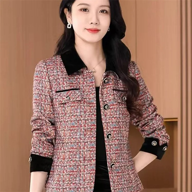 Small Fragrance Coats Female 2025 Spring Autumn New Jackets Women Short Mom Outwear Large Size 5XL Overcoat Korean Cardigan Tops
Small Fragrance Coats Female 2025 Spring Autumn New Jackets Women Short Mom Outwear Large Size 5XL Overcoat Korean Cardigan Tops