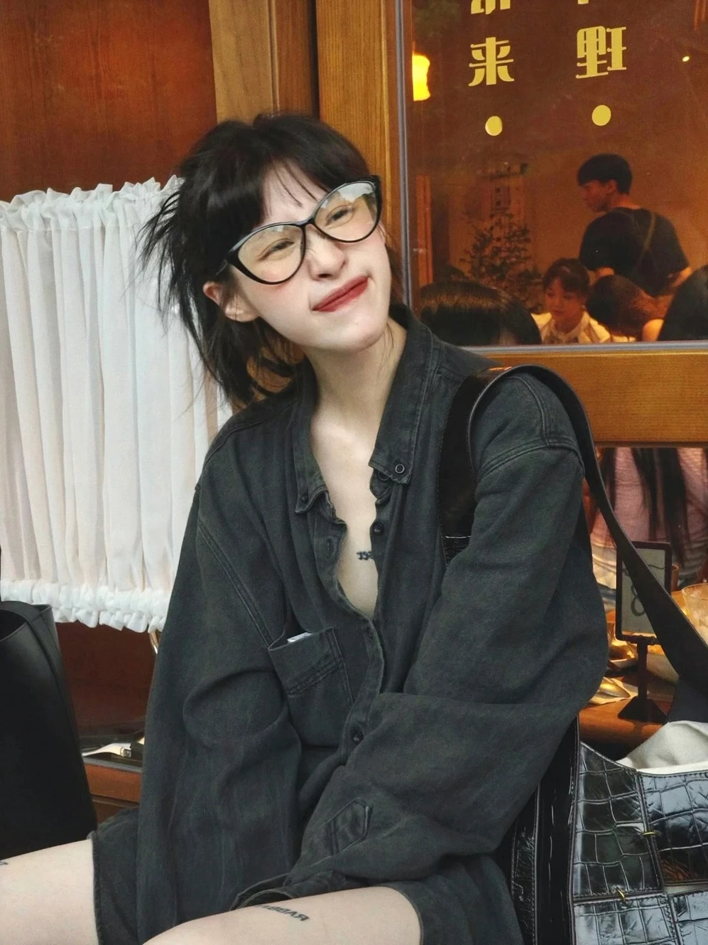 Loose Fit Casual American Sle Denim Jaet for Women Bla Versatile irt Design Sensation Small ence Lilystore
Loose Fit Casual American Sle Denim Jaet for Women Bla Versatile irt Design Sensation Small ence Lilystore