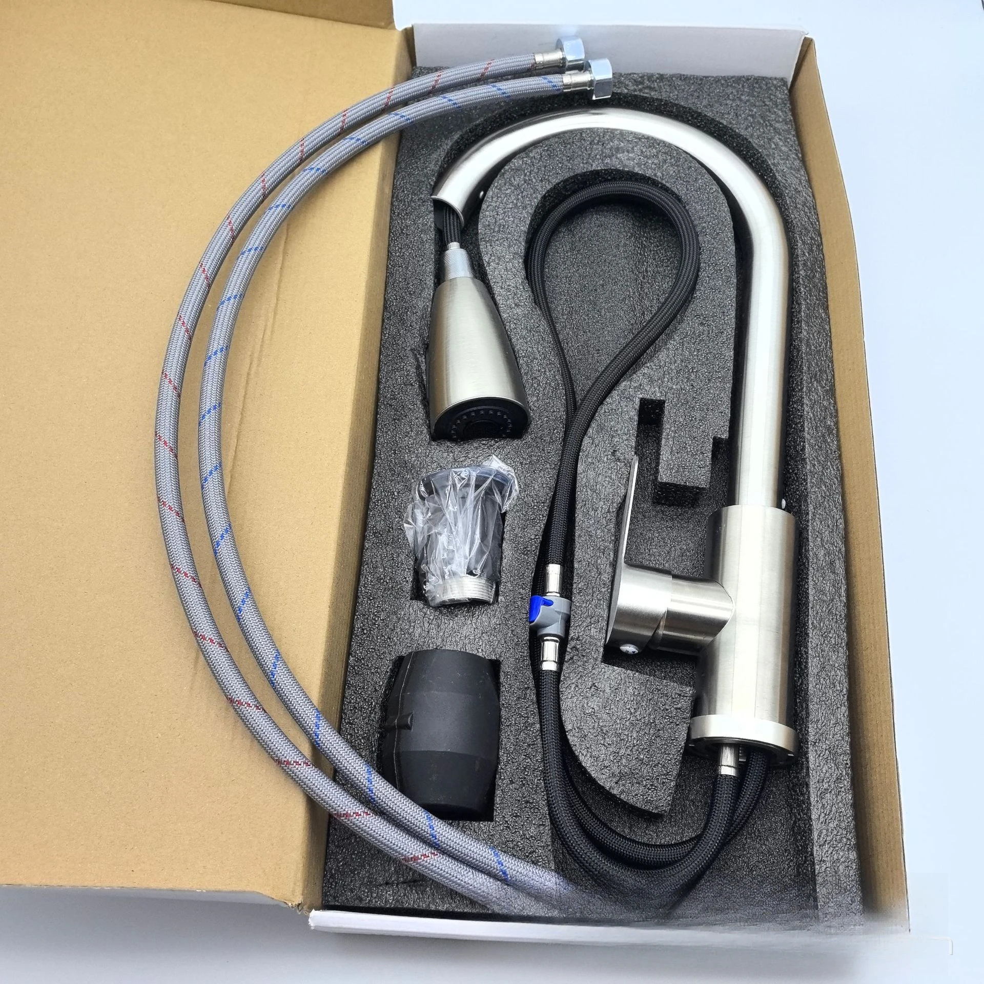 Factory direct wholesale pulling vegetable basin faucet, hot and cold faucet Rotary multi-functional pulling faucet
Factory direct wholesale pulling vegetable basin faucet, hot and cold faucet Rotary multi-functional pulling faucet