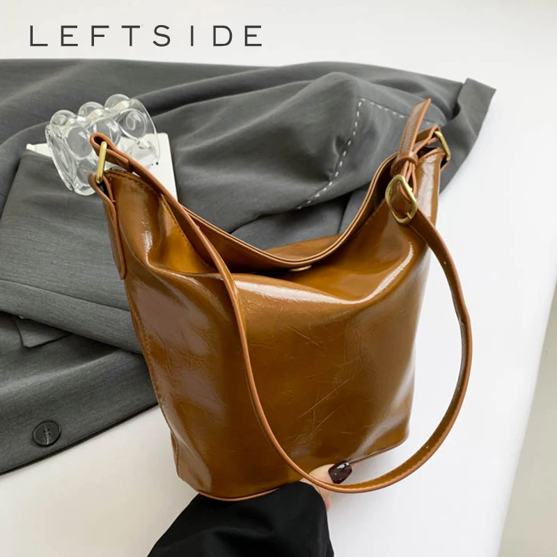 LEFTSIDE Small Simple PU Leather Crossbody Bags for Women 2024 Korean Fashion Handbag and Purses Small Females Shoulder Bag
LEFTSIDE Small Simple PU Leather Crossbody Bags for Women 2024 Korean Fashion Handbag and Purses Small Females Shoulder Bag