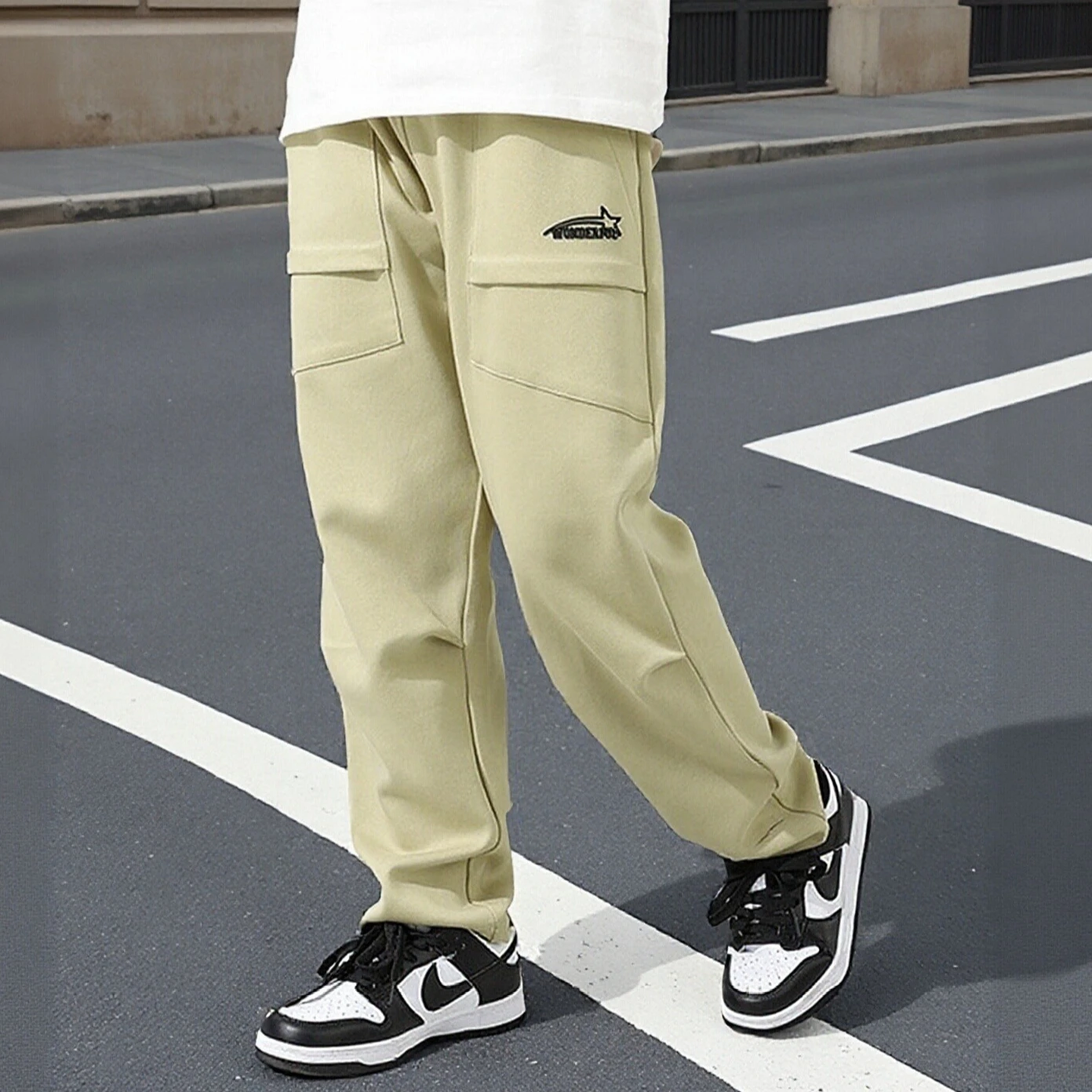 School Teen Kids Cargo Pants Skin-Friendly Soft Utility Pocket Trousers for Boys Daily Outdoor Wear Spring Casual Jogger Pants
School Teen Kids Cargo Pants Skin-Friendly Soft Utility Pocket Trousers for Boys Daily Outdoor Wear Spring Casual Jogger Pants