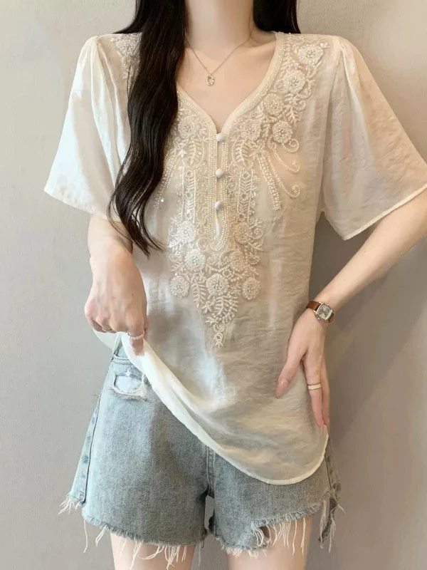 Stunning Embroidered Hook Flower V-Neck Short Sleeve Women's Shirt Summer New Style plus Size Fashionable Top Korean Style Lo...
Stunning Embroidered Hook Flower V-Neck Short Sleeve Women's Shirt Summer New Style plus Size Fashionable Top Korean Style Lo...