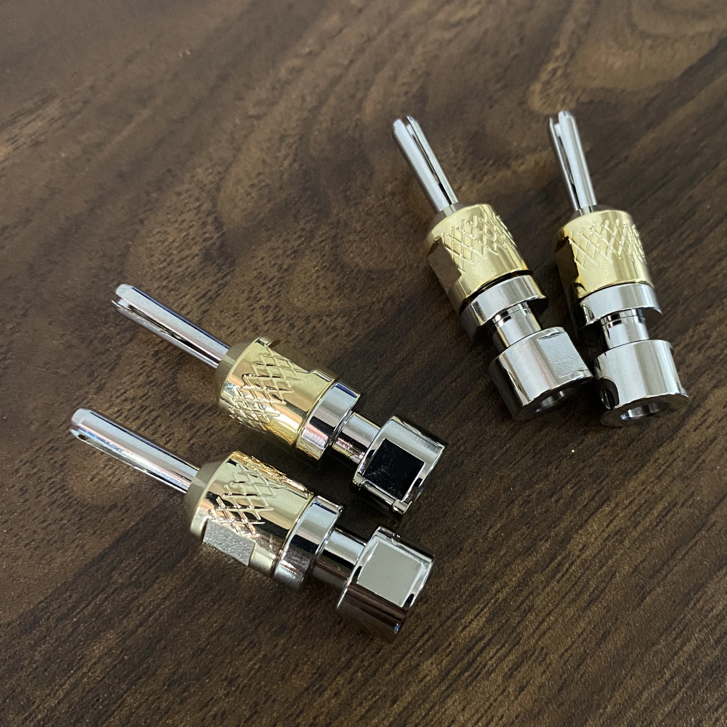 Golden Reference Banana Plugs Gold-Plated Binding Post Adapters for Audiophile Speaker Systems
Golden Reference Banana Plugs Gold-Plated Binding Post Adapters for Audiophile Speaker Systems
