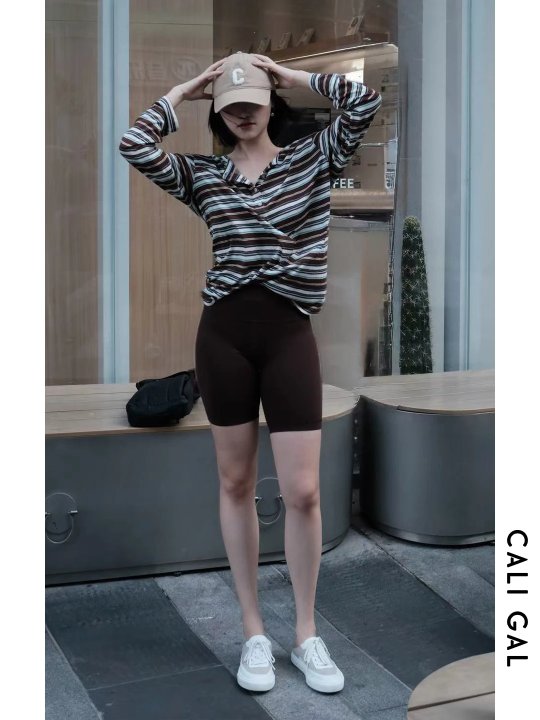 CALIGAL Early Autumn Lightweight Long Sve Stripe Henry irt Vintage Feel Casual Loose Fit Breathable Cotton Polyester Blend
CALIGAL Early Autumn Lightweight Long Sve Stripe Henry irt Vintage Feel Casual Loose Fit Breathable Cotton Polyester Blend