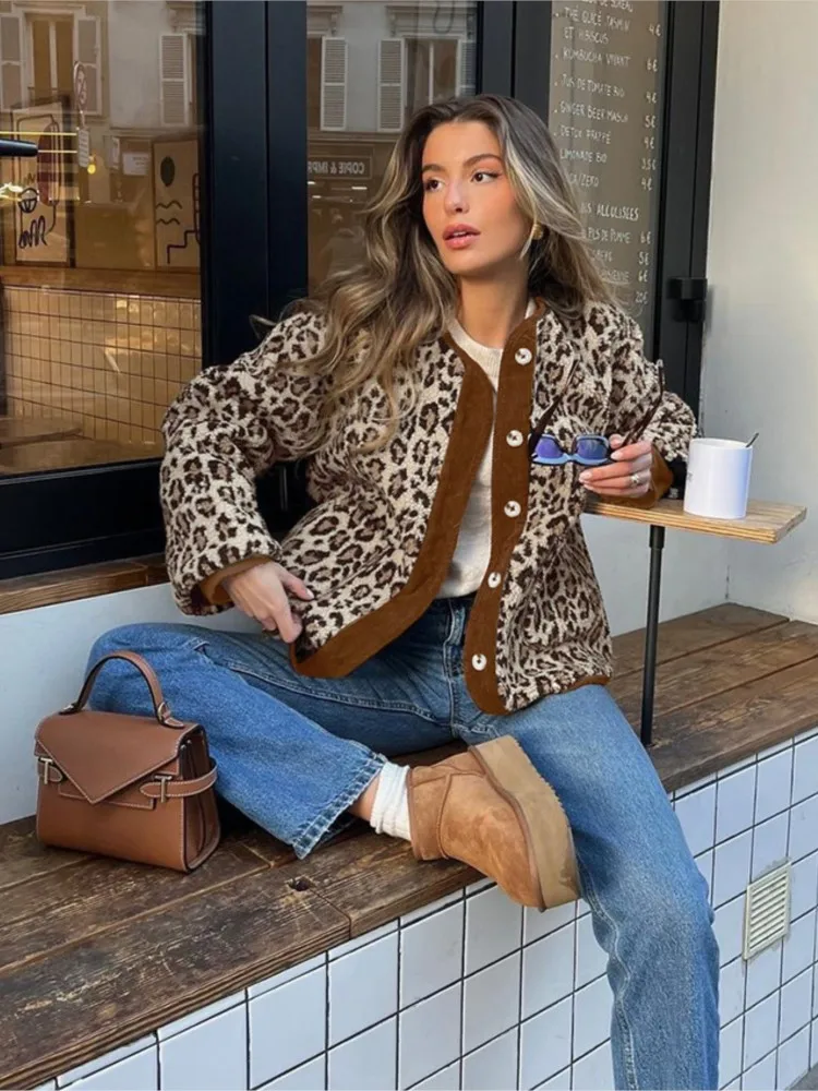 Leopard Print Loose Coat For Women 2024 New Autumn Winter Fashion Warm Thickened Lamb Cashmere Coats Single Breasted Chic Jacket
Leopard Print Loose Coat For Women 2024 New Autumn Winter Fashion Warm Thickened Lamb Cashmere Coats Single Breasted Chic Jacket