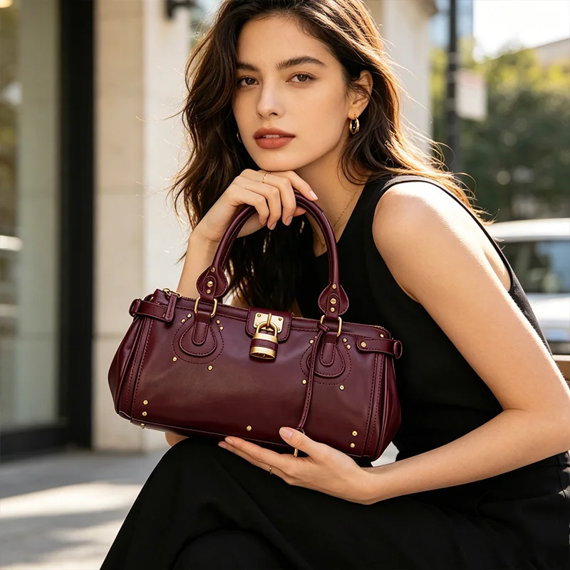 Niche Mid-century Style Pillow Bag 2026 Winter Retro Versatile Handbag Fashion Commuter Purse for Women
Niche Mid-century Style Pillow Bag 2026 Winter Retro Versatile Handbag Fashion Commuter Purse for Women