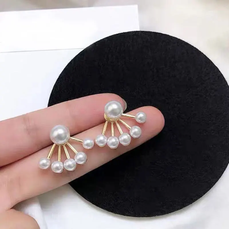 S925 Silver Needle Dongdamen Fairy Pearl Fan-shaped Earrings Temperament Retro Elegant Stud Earrings
S925 Silver Needle Dongdamen Fairy Pearl Fan-shaped Earrings Temperament Retro Elegant Stud Earrings