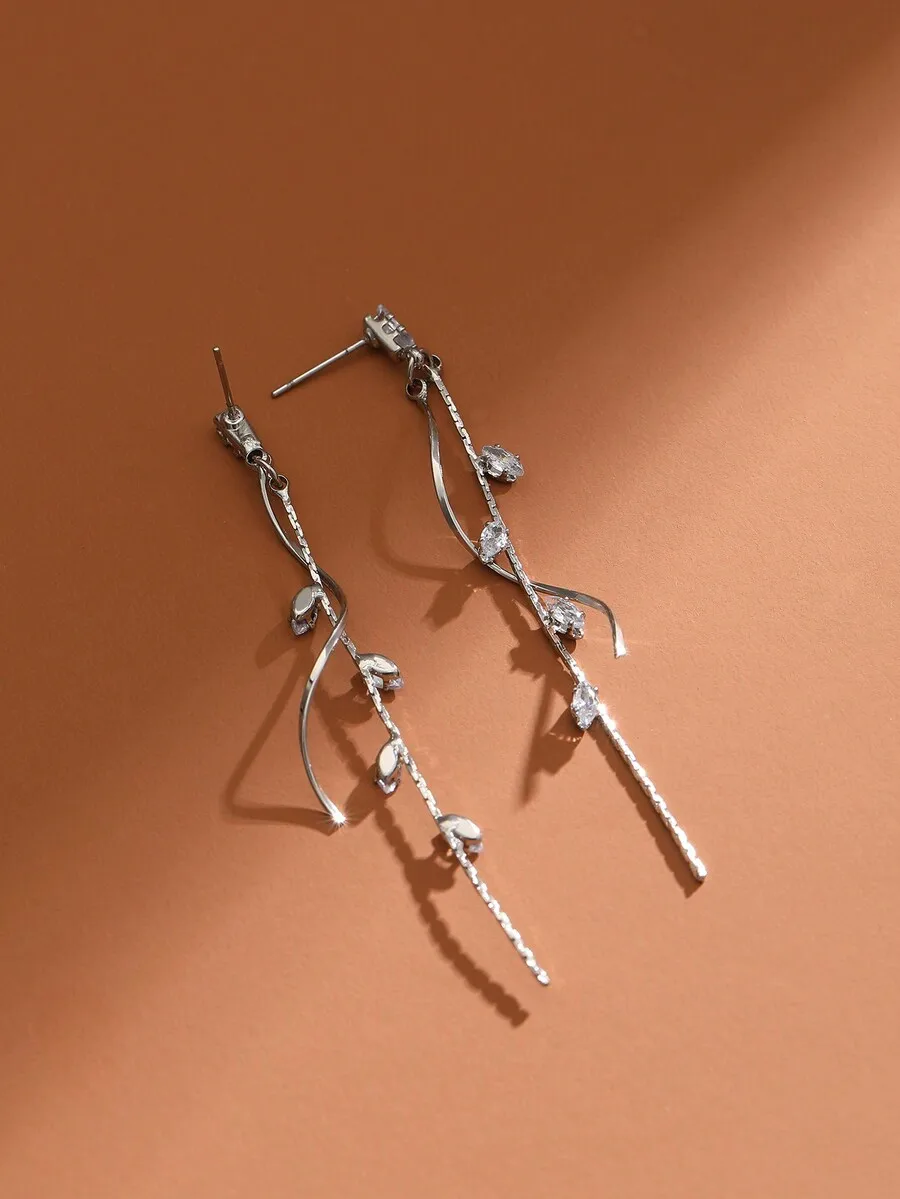 Minimalist Leaf Branch Drop Earrings With Crystal Stones For Women
Minimalist Leaf Branch Drop Earrings With Crystal Stones For Women