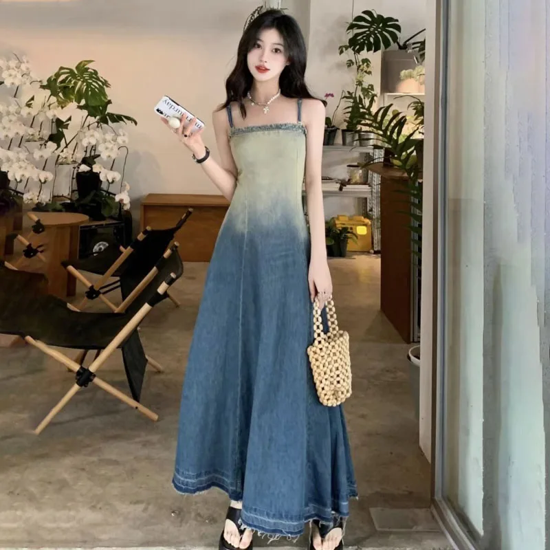 French Style Denim Sling Dresses Women's 2024 Summer New Fashion Tight Waist Casual Gradient Medium Long Fur Edge Jeans Dress
French Style Denim Sling Dresses Women's 2024 Summer New Fashion Tight Waist Casual Gradient Medium Long Fur Edge Jeans Dress