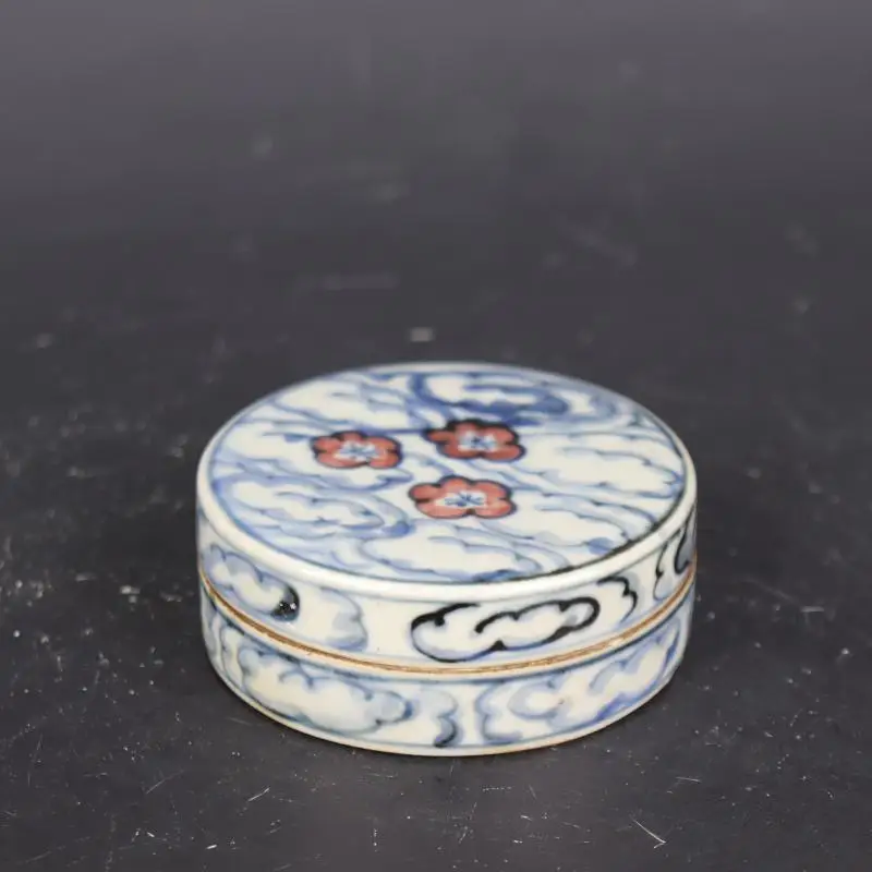3.3" China Blue and White Underglaze Red Porcelain Cloud Flower Ink/Rouge Box
3.3" China Blue and White Underglaze Red Porcelain Cloud Flower Ink/Rouge Box