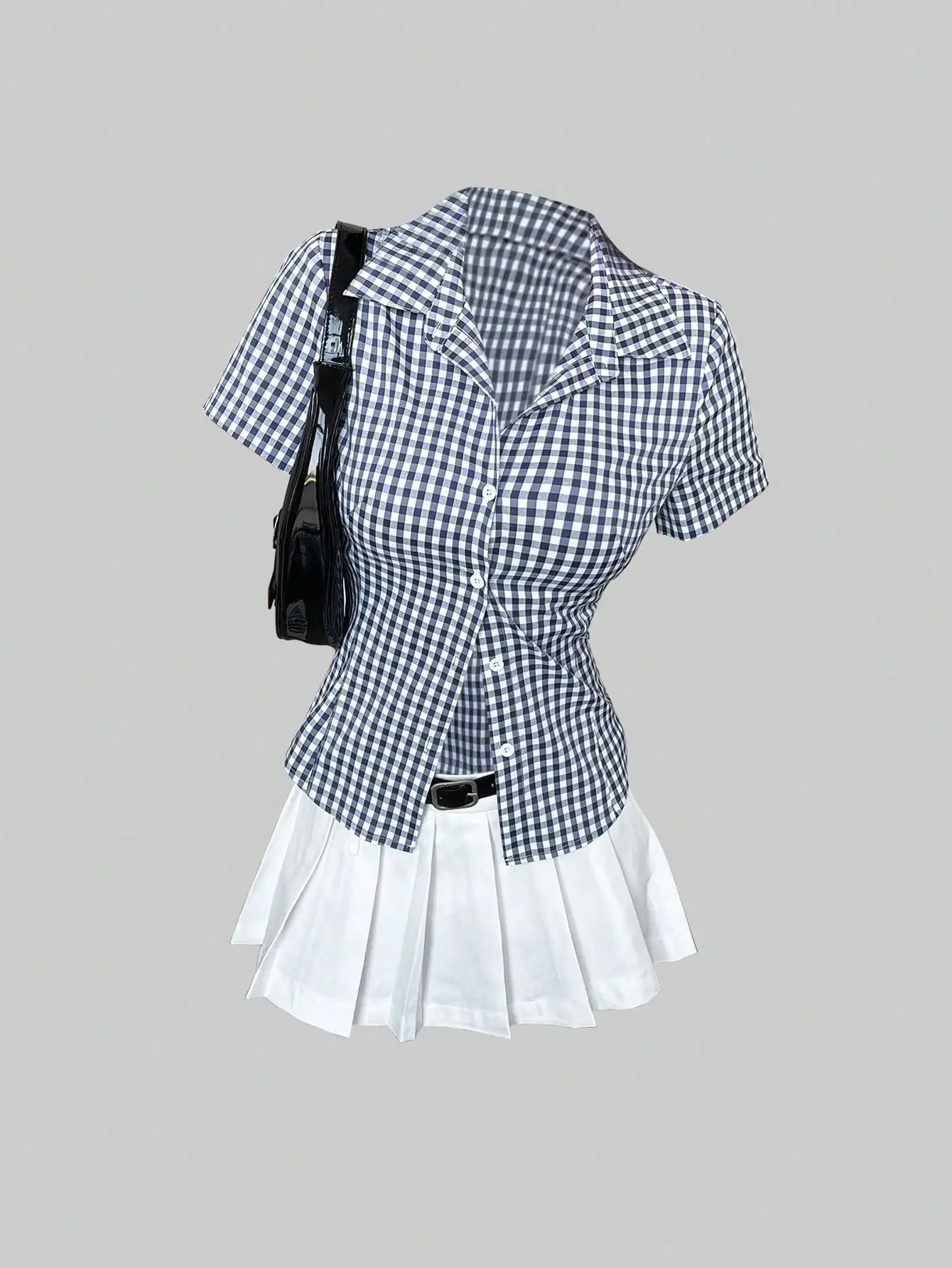 Сине-белый комплект: рубашка в клетку с коротким рукавом на пуговицах и плиссированная юбка
Сине-белый комплект: рубашка в клетку с коротким рукавом на пуговицах и плиссированная юбка