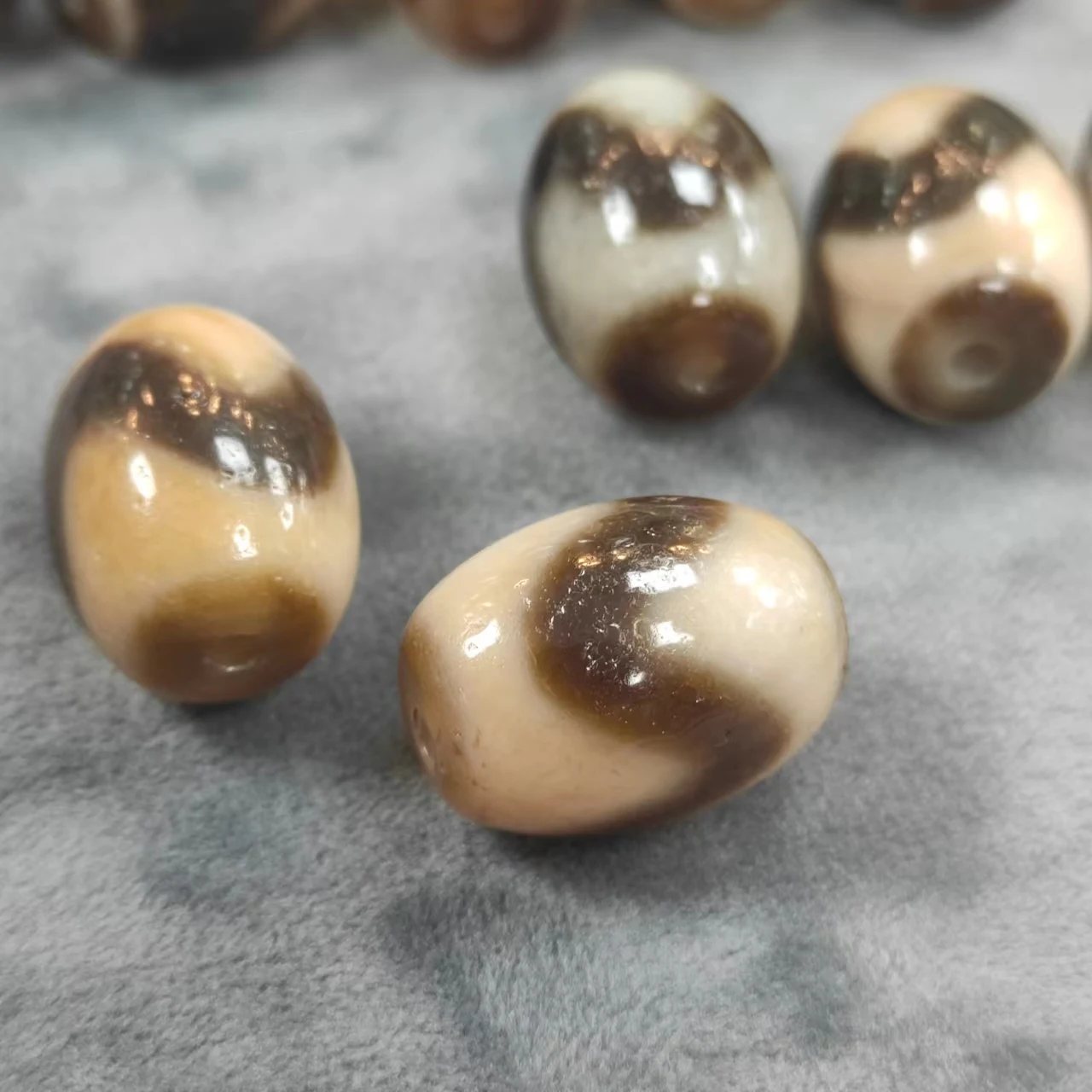 1pcs/lot Natural Dallow Dzi Beads high quality yellow teeth weathered pattern folk-custom Various patterns accessories diy taki
1pcs/lot Natural Dallow Dzi Beads high quality yellow teeth weathered pattern folk-custom Various patterns accessories diy taki
