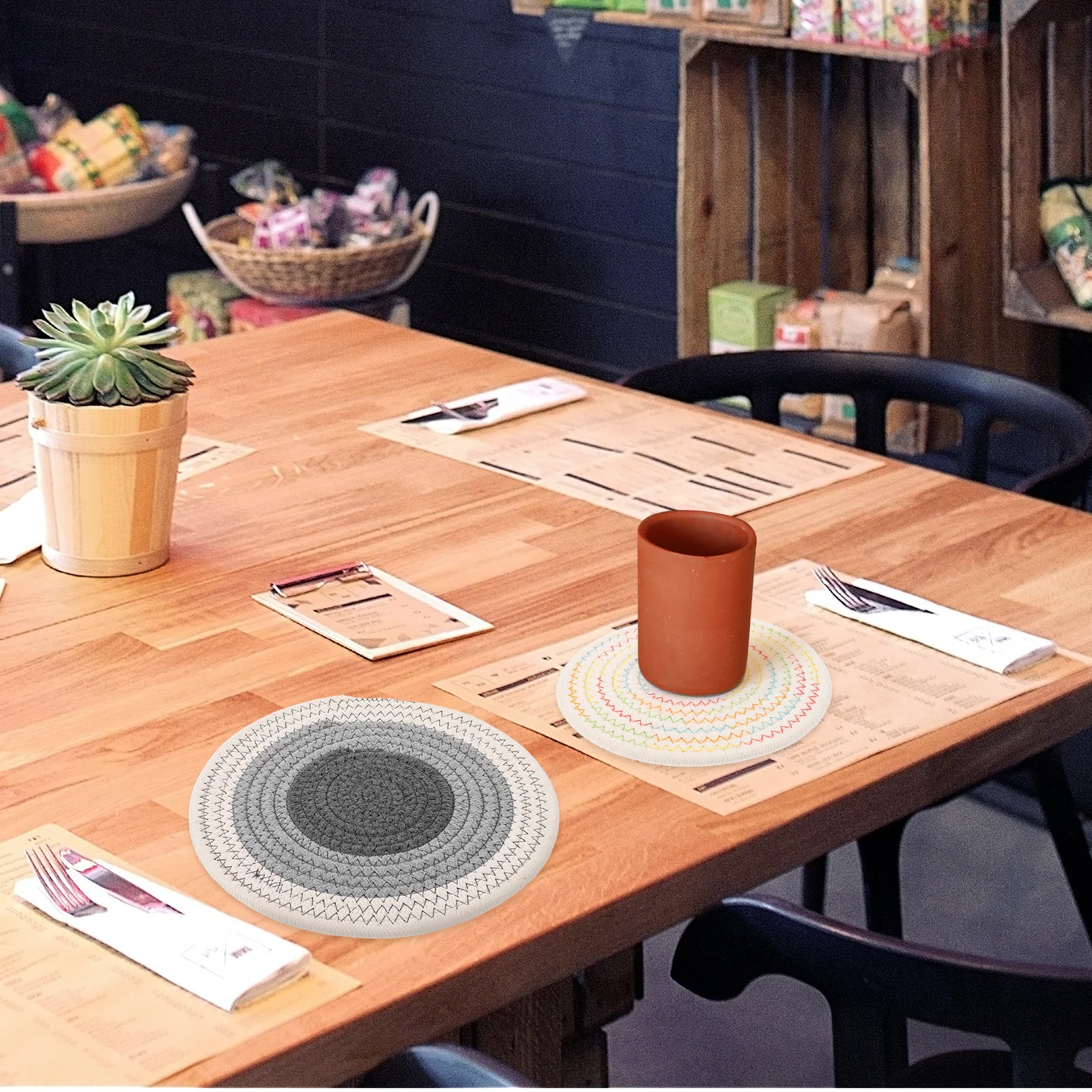 4Pcs Round Braided Cotton Rope Placemats Heat Insulated Hot Pads Pot Holders Trivets Coasters Kitchen Table Protection
4Pcs Round Braided Cotton Rope Placemats Heat Insulated Hot Pads Pot Holders Trivets Coasters Kitchen Table Protection