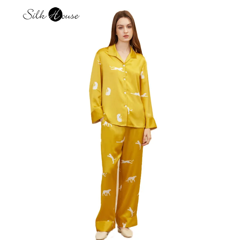 2025 Women's Fashion Autumn New 100% Natural Mulberry Silk Satin Leopard Printed Long Sleeved Pants Two Piece Home Clothes
2025 Women's Fashion Autumn New 100% Natural Mulberry Silk Satin Leopard Printed Long Sleeved Pants Two Piece Home Clothes