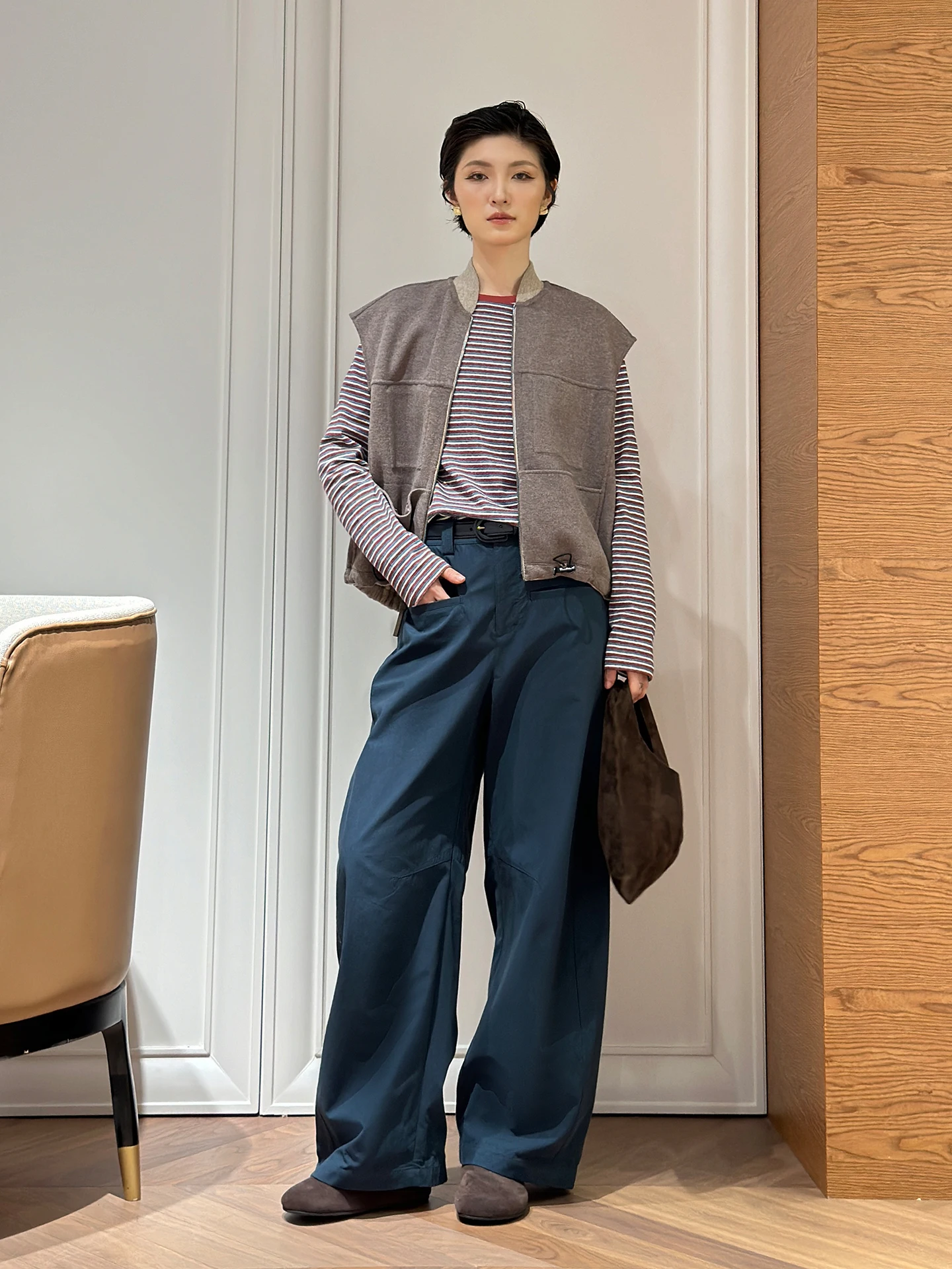 Брюки-кюлоты из хлопка 60S, трикотажные, с внутренней подкладкой, с высокой талией, на пуговицах, повседневные, для женщин
Брюки-кюлоты из хлопка 60S, трикотажные, с внутренней подкладкой, с высокой талией, на пуговицах, повседневные, для женщин