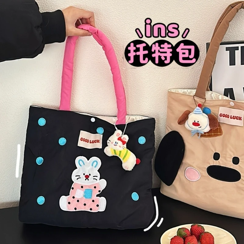 Милая мультяшная кукла, сумка из полиэстера с вышивкой | Сумка через плечо большой емкости | Универсальная нишевая сумка для осени и зимы для поездок на работу
Милая мультяшная кукла, сумка из полиэстера с вышивкой | Сумка через плечо большой емкости | Универсальная нишевая сумка для осени и зимы для поездок на работу