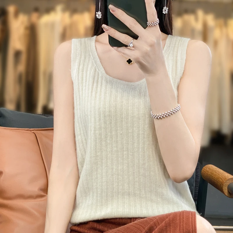 2025 New Women's Woolen U-shaped Collar Sleeveless pullover Casual High Quality Soft Knitted Strap Sweater
2025 New Women's Woolen U-shaped Collar Sleeveless pullover Casual High Quality Soft Knitted Strap Sweater