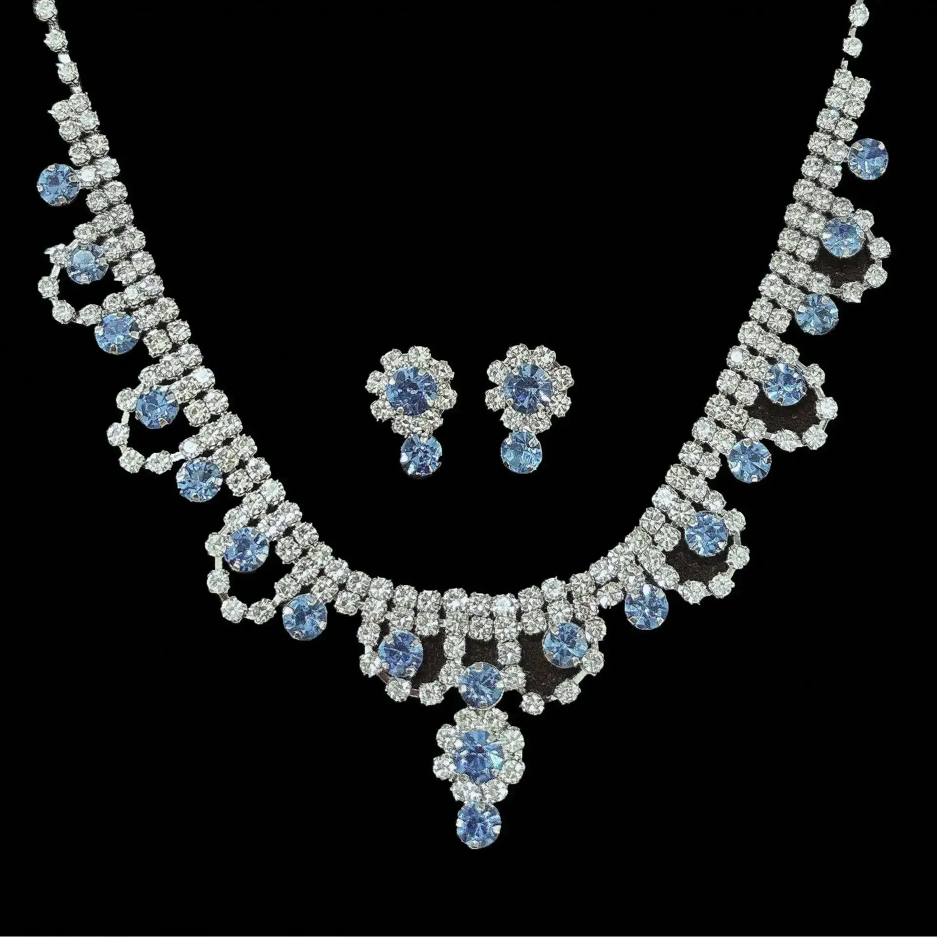 Floral Rhinestone Necklace And Earrings Set For Women Formal Occasion Jewelry
Floral Rhinestone Necklace And Earrings Set For Women Formal Occasion Jewelry