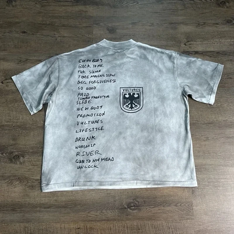 25SS Хип-Хоп Винтажная стираная футболка Dirty Vultures YZY Kanye для мужчин и женщин, классическая футболка большого размера с графическим принтом, футболка из 100% хлопка 
25SS Хип-Хоп Винтажная стираная футболка Dirty Vultures YZY Kanye для мужчин и женщин, классическая футболка большого размера с графическим принтом, футболка из 100% хлопка