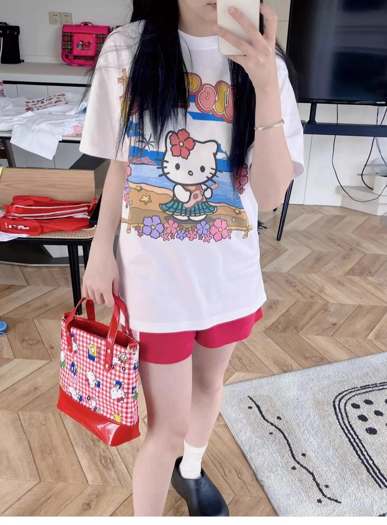 Летняя футболка оверсайз Hello Kitty 2026, высокое качество, 100% хлопок, пляжный принт, унисекс, ретро, повседневная, Y2K, для взрослых и детей
Летняя футболка оверсайз Hello Kitty 2026, высокое качество, 100% хлопок, пляжный принт, унисекс, ретро, повседневная, Y2K, для взрослых и детей