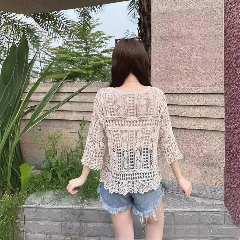 Women's Elegant V-Neck Knitted Cardigan Slimming Top Lace Stitching Hollow Design Spring New All-Match Loose Fit
Women's Elegant V-Neck Knitted Cardigan Slimming Top Lace Stitching Hollow Design Spring New All-Match Loose Fit