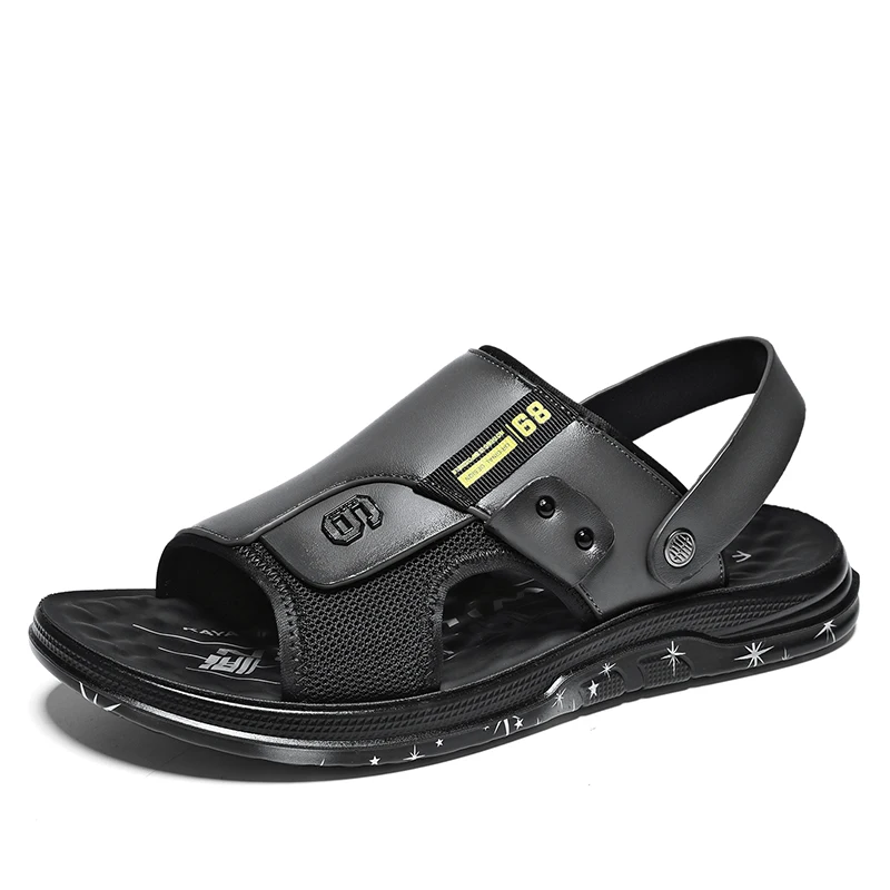 Men's outdoor slippers with motorcycle elements, trendy retro style summer sandals
Men's outdoor slippers with motorcycle elements, trendy retro style summer sandals
