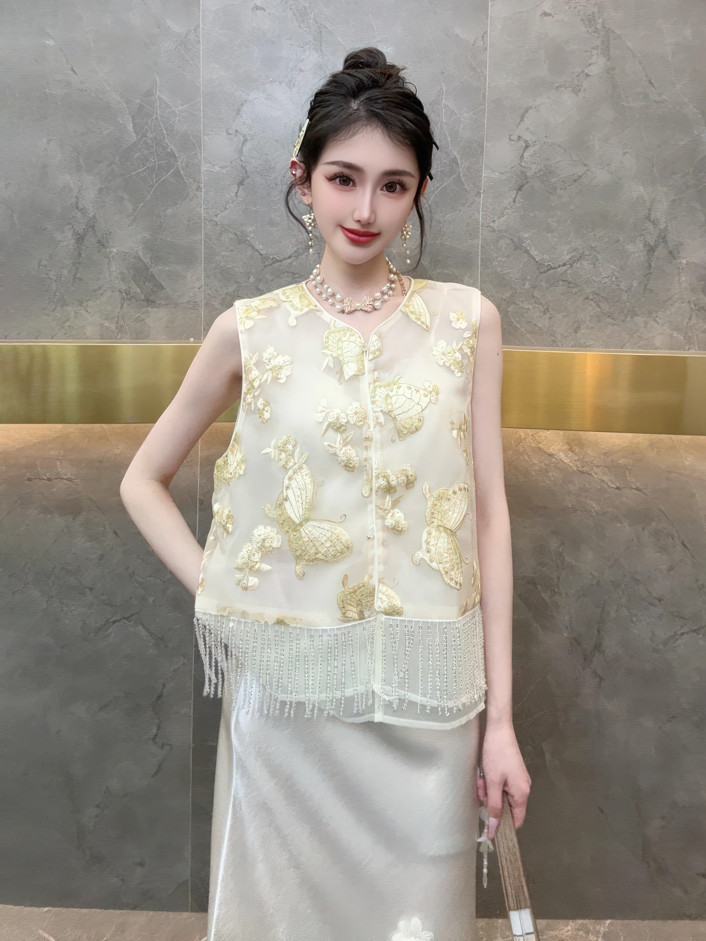 New Chinese Sle Embroidered Floral Women's Summer 2025 Two-Piece Set Heavy Work Vest And f Skirt Faionable Ensemble
New Chinese Sle Embroidered Floral Women's Summer 2025 Two-Piece Set Heavy Work Vest And f Skirt Faionable Ensemble