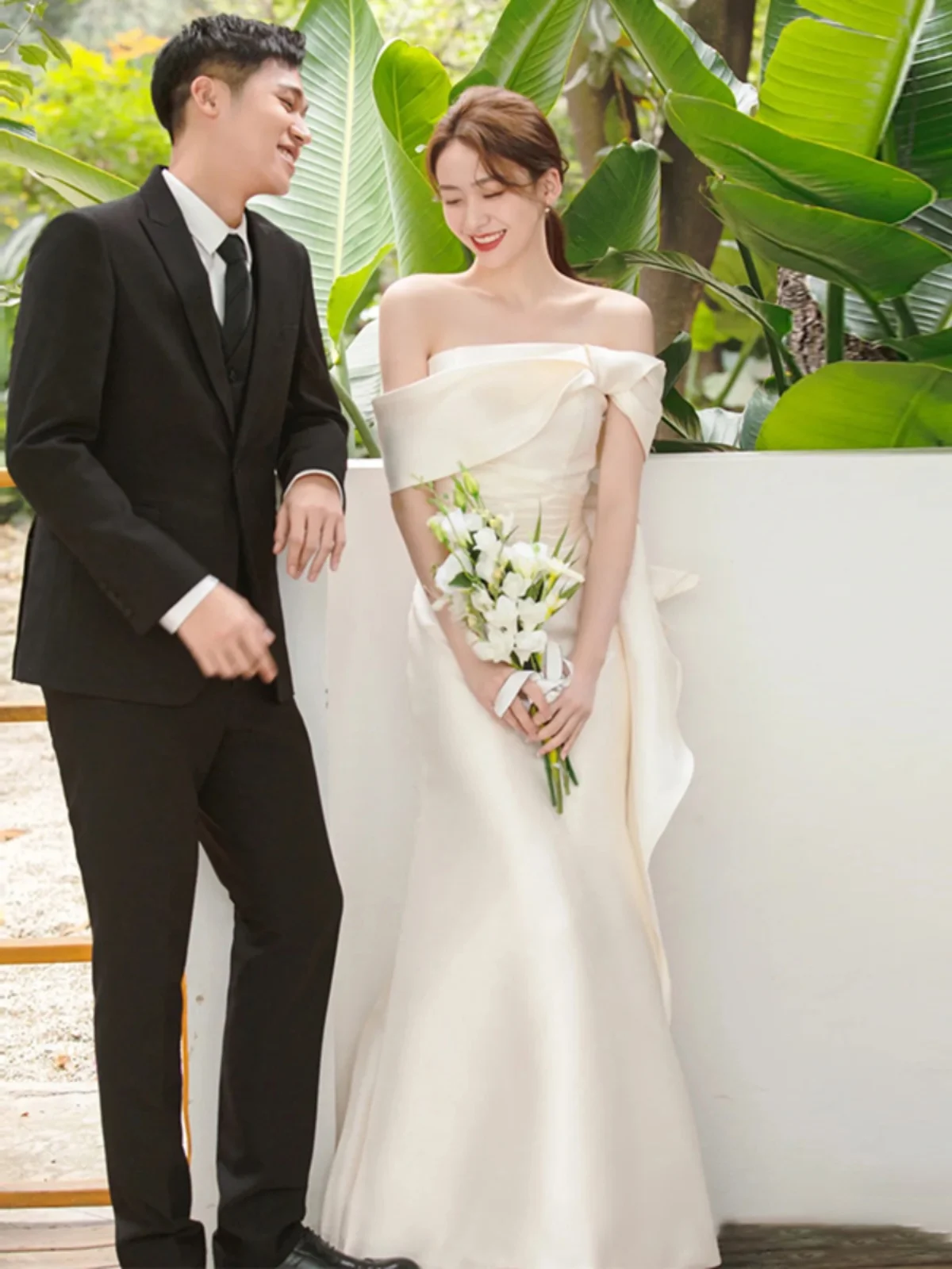 Silk Satin One oulder Simple Korean Sle Wedding Dr Bridal Gown Guest Dr for Engagement And Outdoor Lawn Scenes
Silk Satin One oulder Simple Korean Sle Wedding Dr Bridal Gown Guest Dr for Engagement And Outdoor Lawn Scenes