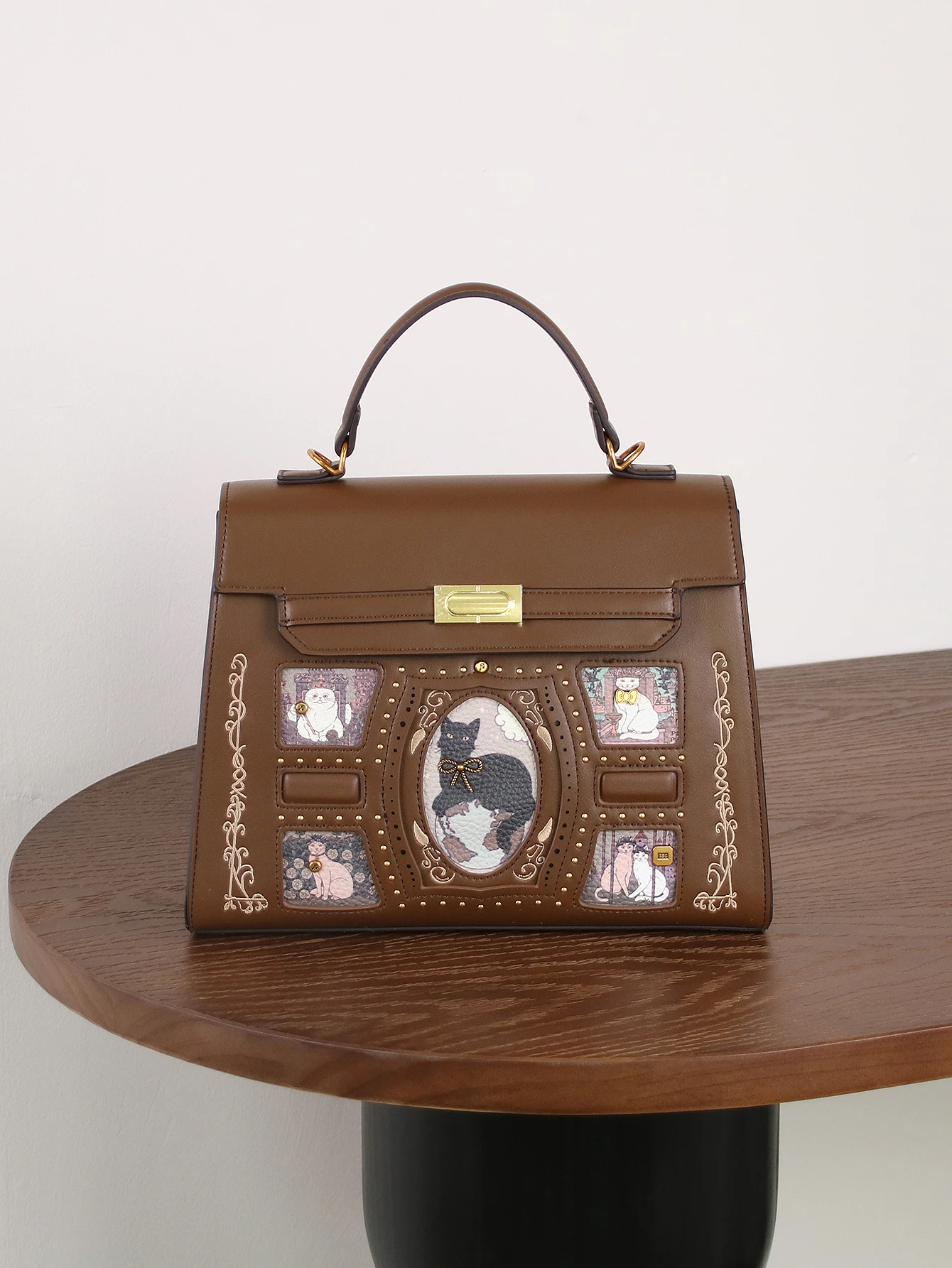 Fashion and Vintage Handheld Tote Bag with Exquisite Embroidery and Popular Rivet Decoration 2026 Women Versatile Crossbody Bag
Fashion and Vintage Handheld Tote Bag with Exquisite Embroidery and Popular Rivet Decoration 2026 Women Versatile Crossbody Bag