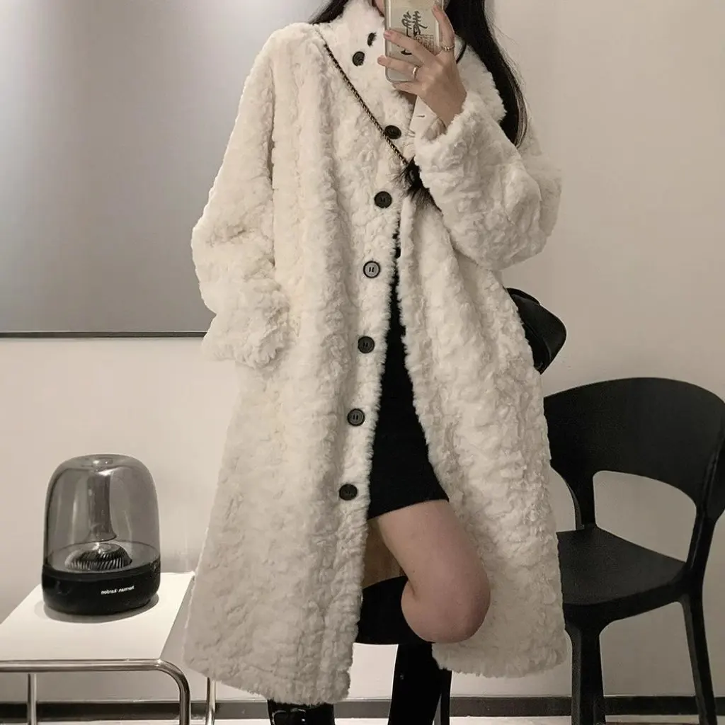 Women's Lamb Wool Long Coat Over-the-Knee Design Thickened Faux Rabbit Fur Loose Collar Fashionable Outerwear
Women's Lamb Wool Long Coat Over-the-Knee Design Thickened Faux Rabbit Fur Loose Collar Fashionable Outerwear