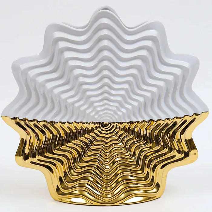 Light luxury electroplated gold ceramics, handicrafts flower inserts, home furnishings, flower shop vase ornaments
Light luxury electroplated gold ceramics, handicrafts flower inserts, home furnishings, flower shop vase ornaments