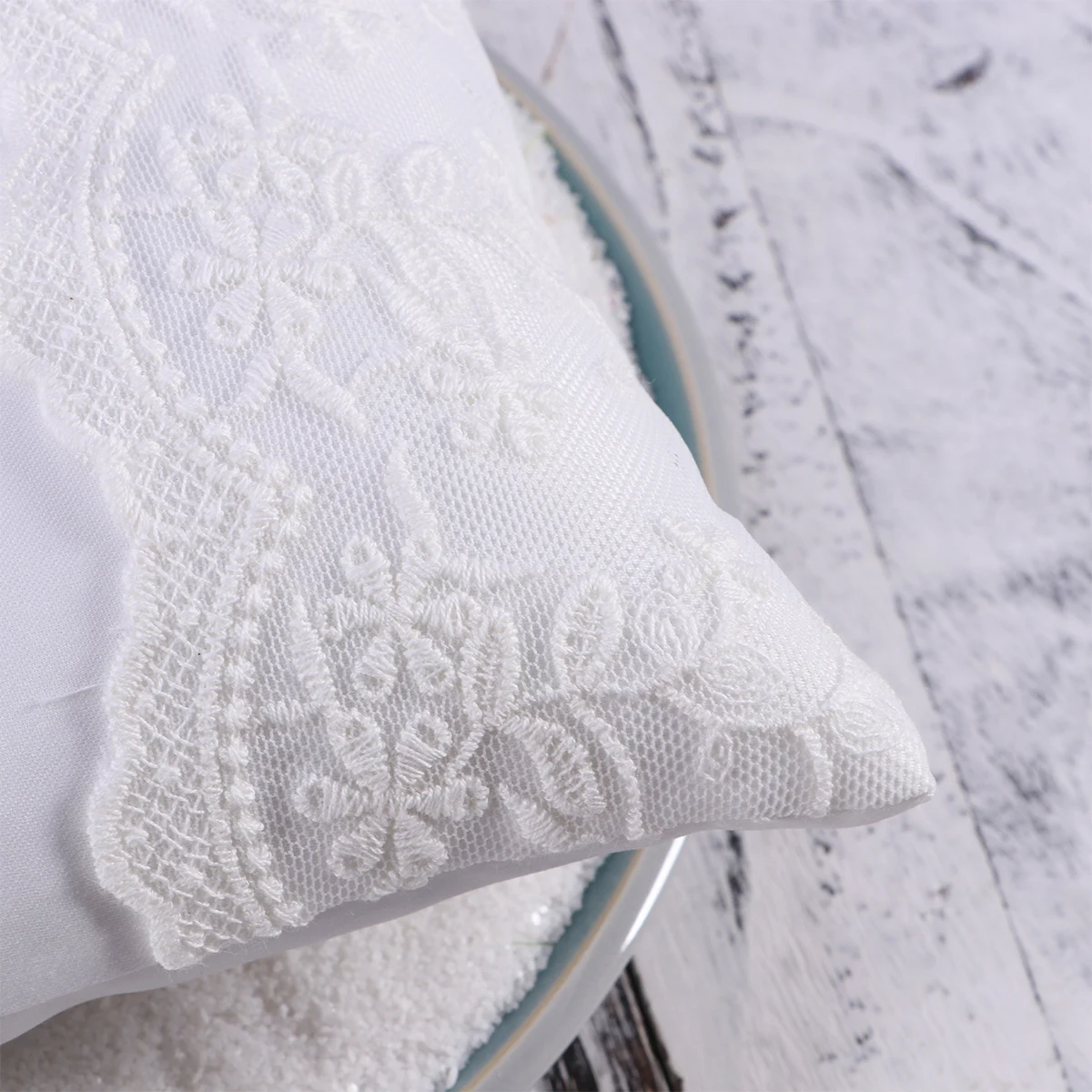 20x20cm Wedding Ring Pillow Elegant Lace Design for Ceremony Bridal Ring Bearer Cushion Decorated Pearl Accent
20x20cm Wedding Ring Pillow Elegant Lace Design for Ceremony Bridal Ring Bearer Cushion Decorated Pearl Accent