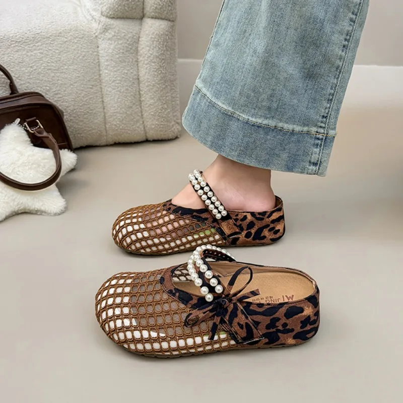 Fashion Mesh Breathable Mary Jane Mules Women Pearl Bow Decor Platform Slippers Hollow Out Slip on Summer Daily Walking Slides
Fashion Mesh Breathable Mary Jane Mules Women Pearl Bow Decor Platform Slippers Hollow Out Slip on Summer Daily Walking Slides
