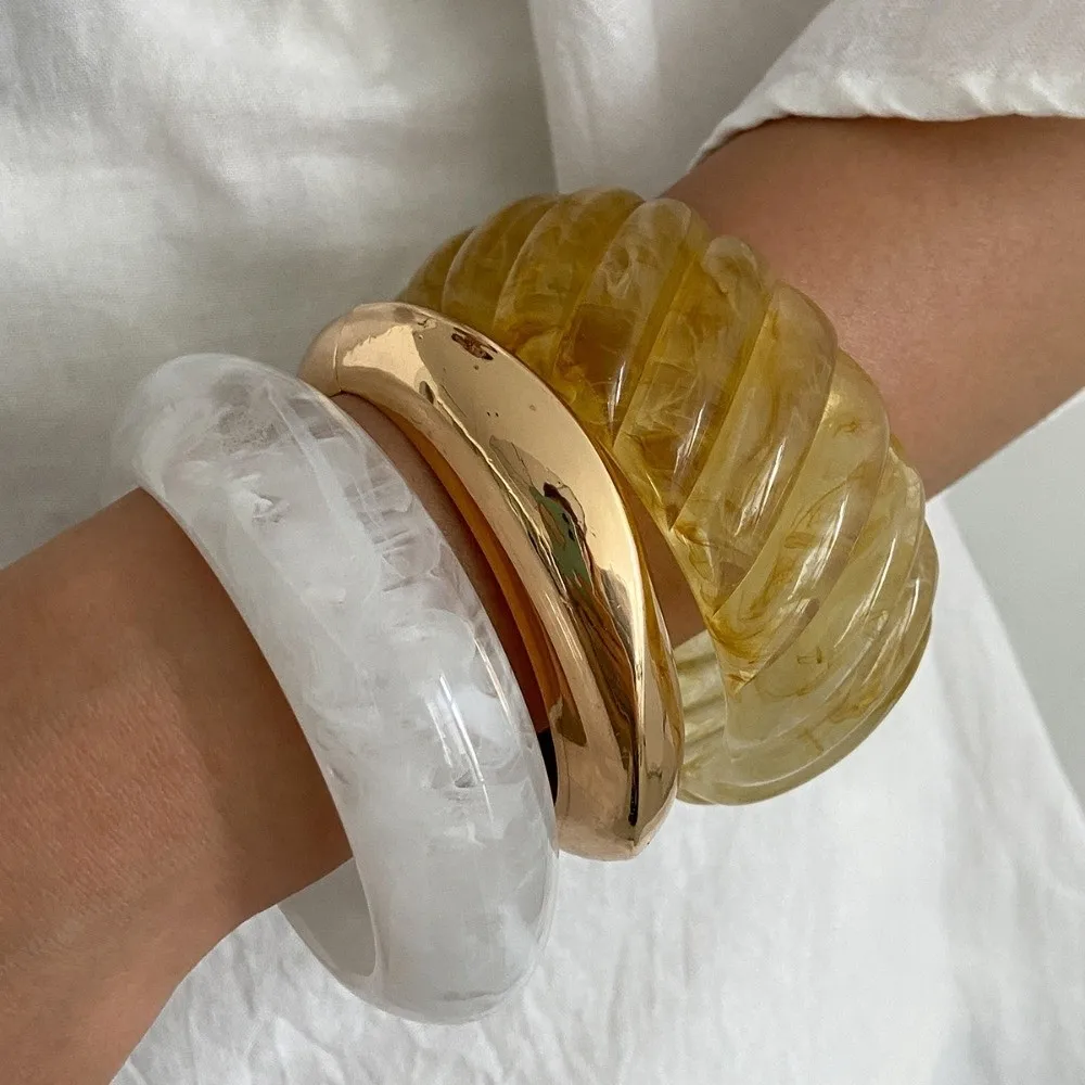 Bohemian Acrylic Bangle Smudging Wide Rectangle Irregular Wide Bracelet Gold Minority Design Retro Hand Ring Friend Gift
Bohemian Acrylic Bangle Smudging Wide Rectangle Irregular Wide Bracelet Gold Minority Design Retro Hand Ring Friend Gift