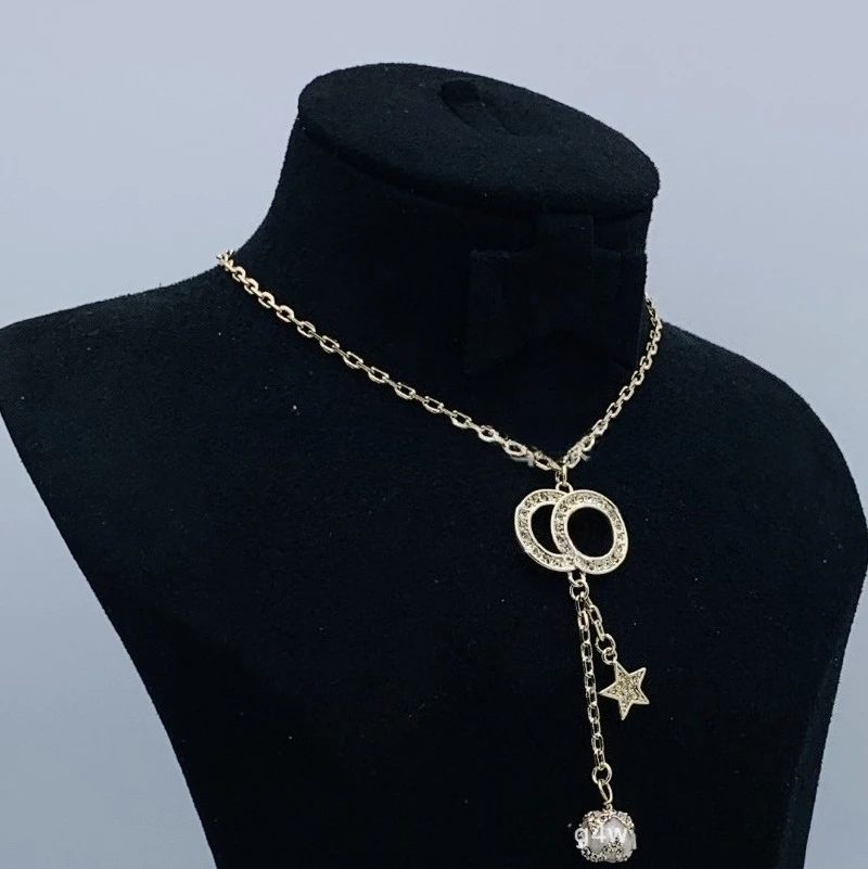 Новое ожерелье 2025 года, милый кулон премиум-класса, романтика, подходящая для повседневной универсальности
Новое ожерелье 2025 года, милый кулон премиум-класса, романтика, подходящая для повседневной универсальности