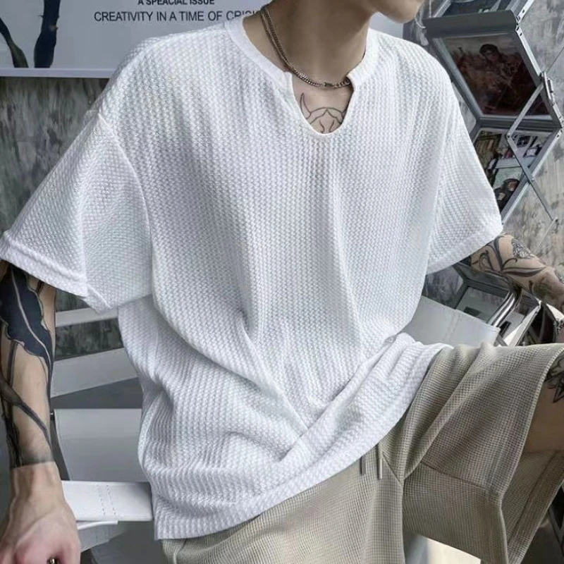 Summer Design Short-sleeved T-shirt Men's Hong Kong Style Brand Loose Waffle Top Niche High-end Concave and Convex Collar Trend
Summer Design Short-sleeved T-shirt Men's Hong Kong Style Brand Loose Waffle Top Niche High-end Concave and Convex Collar Trend