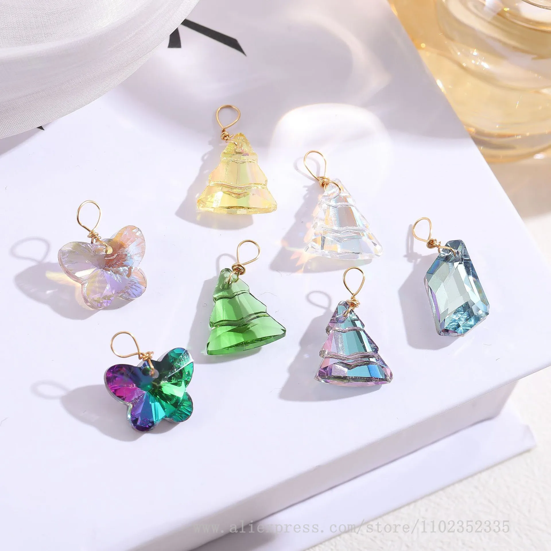 50pcs/ Bag Hot selling Christmas tree pendant DIY pendant bracelet necklace crystal jewelry accessories
50pcs/ Bag Hot selling Christmas tree pendant DIY pendant bracelet necklace crystal jewelry accessories