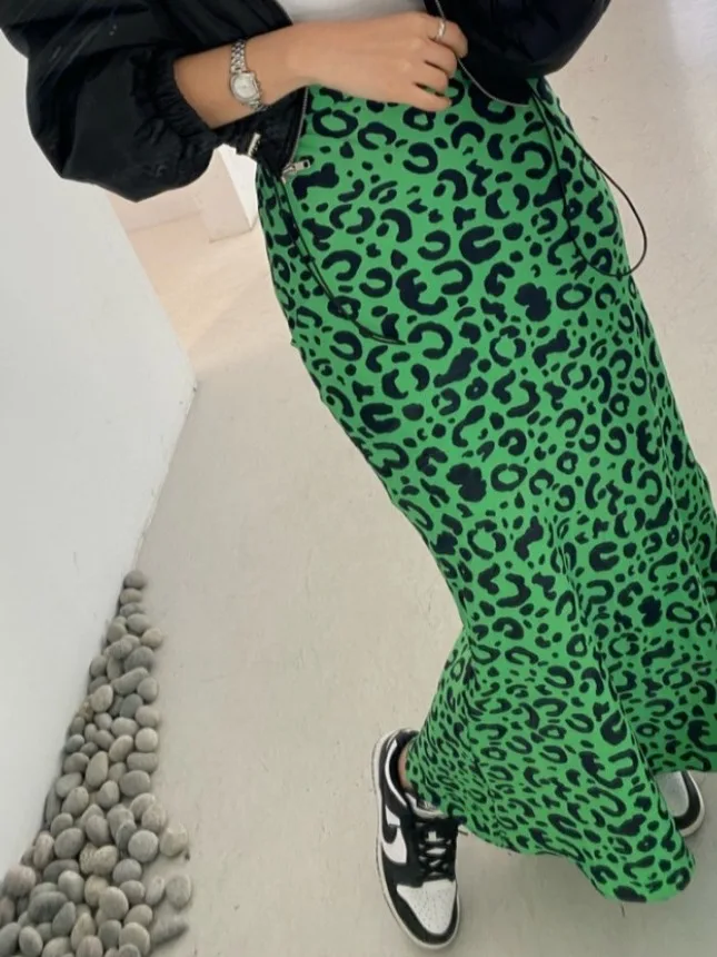 Шикарная утягивающая юбка с леопардовым принтом и высокой талией, макси-юбка с разрезом Fi Tail, женские модные летние юбки уникального дизайна f-длины
Шикарная утягивающая юбка с леопардовым принтом и высокой талией, макси-юбка с разрезом Fi Tail, женские модные летние юбки уникального дизайна f-длины