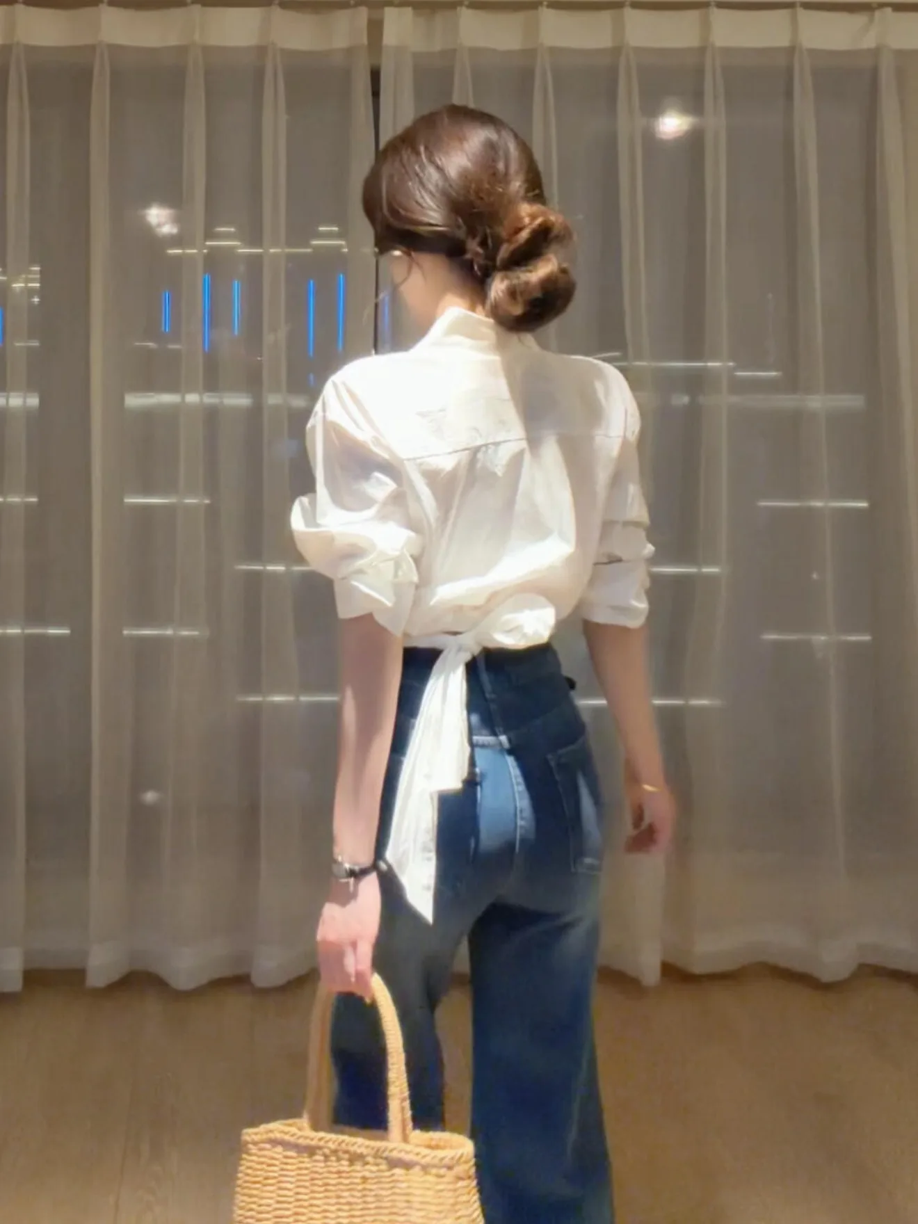 Белая женская весенняя блузка с поясом на талии, в корейском стиле, с рукавом три четверти, во французском стиле
Белая женская весенняя блузка с поясом на талии, в корейском стиле, с рукавом три четверти, во французском стиле